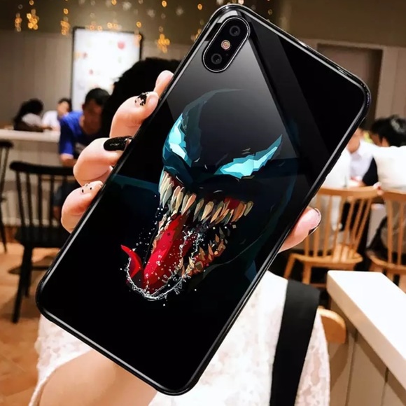 Experience Magic: Glowing In The Dark iPhone Cases - Picture 5 of 6